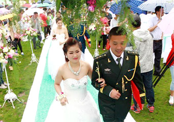 公司最新歌曲《想起你在远方》在“共筑钢铁长城-寻找最美军嫂”晚会首演成功